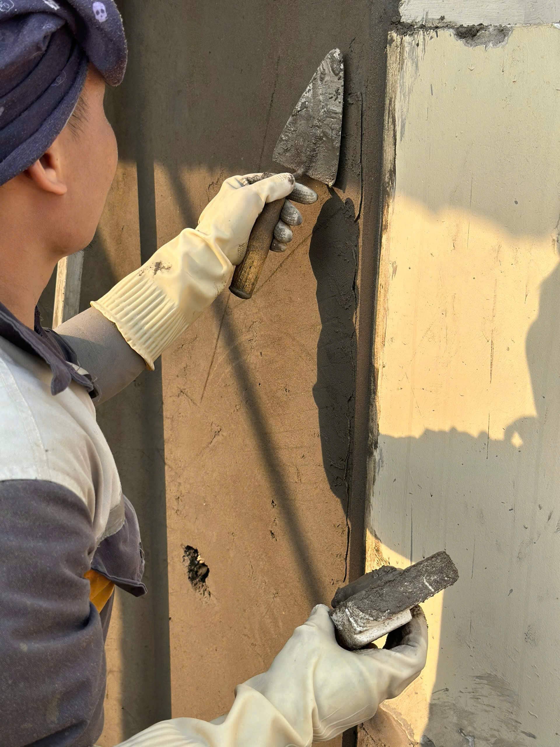 giai đoạn trát tường lớp 1 tại HPconsS